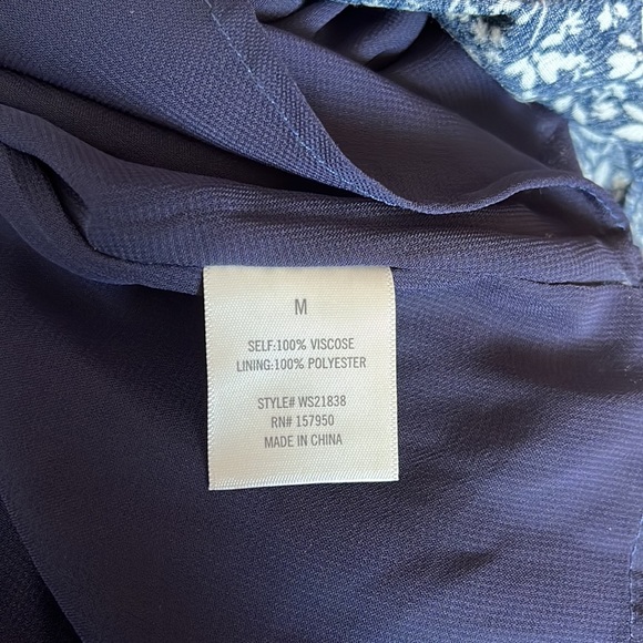 Blue and white floral tank top - Picture 3 of 6